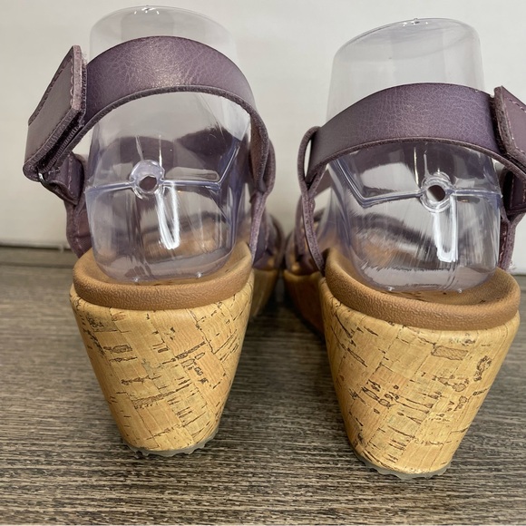 Sketchers Women's Strappy Wedge Sandals - Purple Size 9.5. Gently worn. - Picture 5 of 10